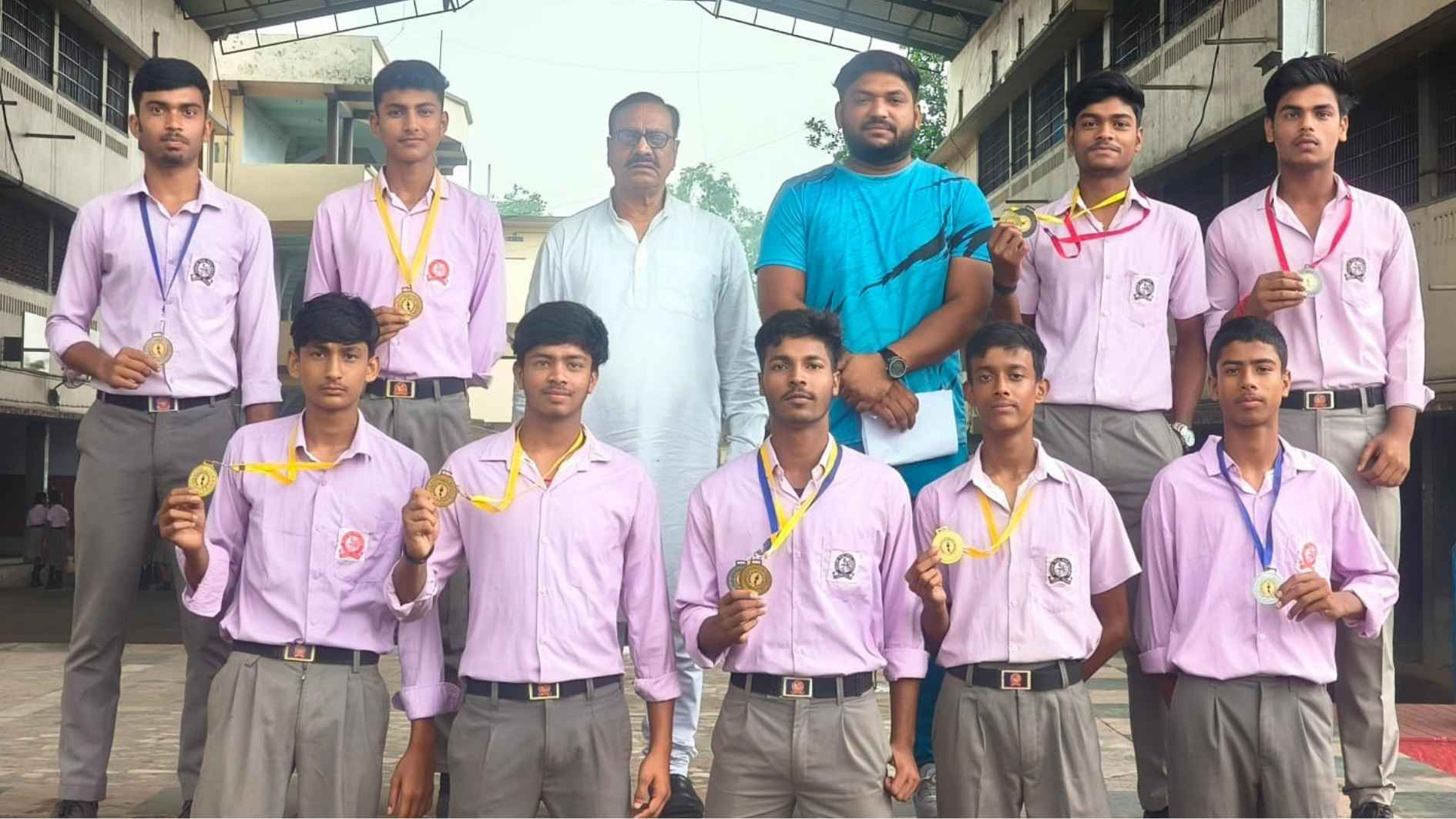 जिला स्तरीय एथलेटिक्स प्रतियोगिता में सरस्वती शिशु मंदिर श्यामडीह के बच्चों का उम्दा प्रदर्शन !